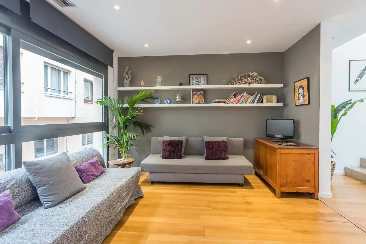 My Space Barcelona Charming Apartment In The Heart Of Gracia Hiszpania